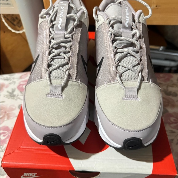 Nike Air Max INTRLK Amethyst Ash Women's Shoe Size 9.5 New!! - Picture 2 of 7